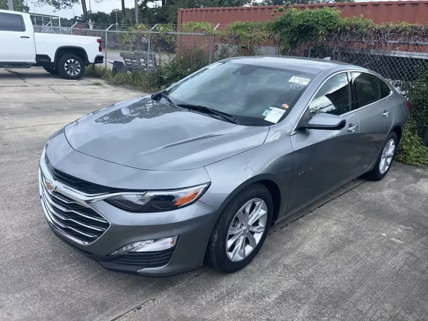 2025 Chevrolet Malibu 1LT photo 1