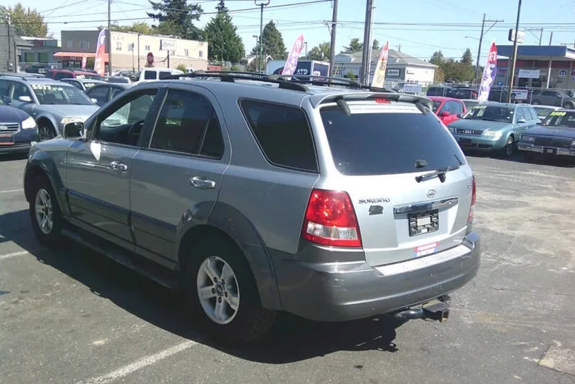 2003 Kia Sorento EX photo 1