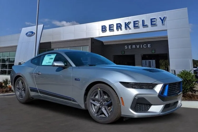 2025 Ford Mustang GT Premium photo 1