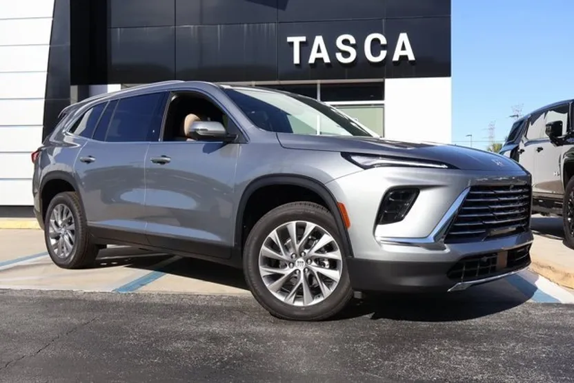 2025 Buick Enclave Preferred photo 1