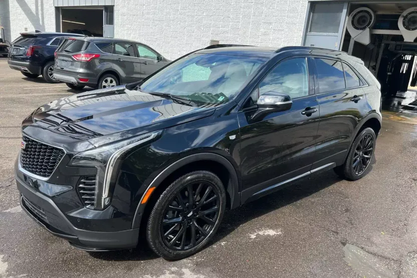 2022 Cadillac XT4 Sport photo 1