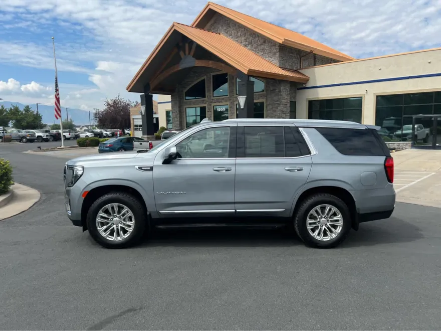 2023 Gmc Yukon SLT photo 1