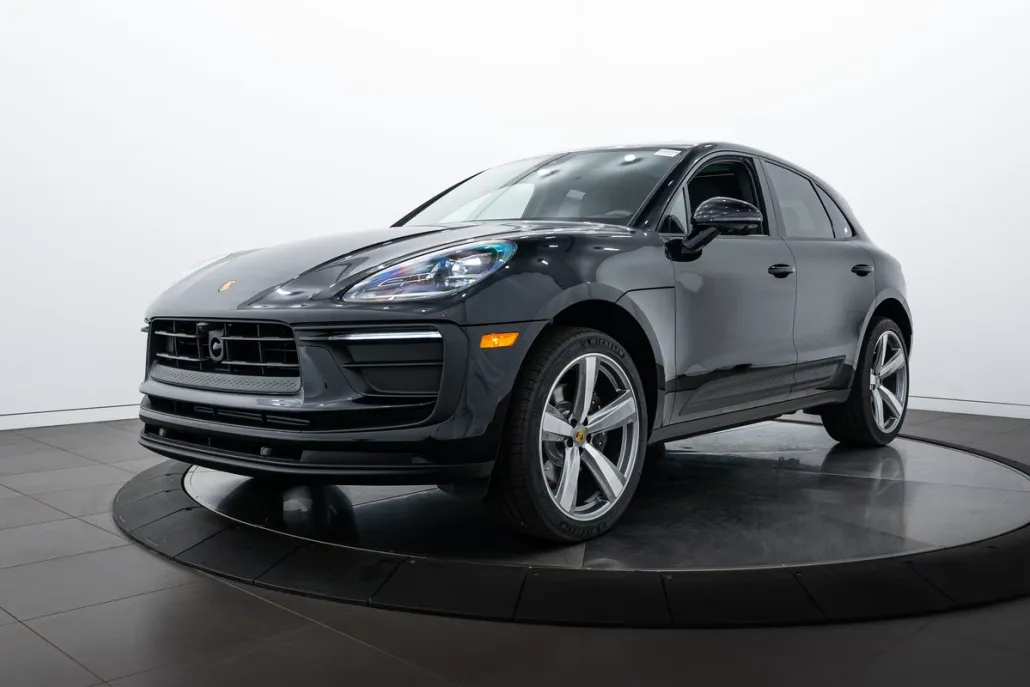 2025 Porsche Macan Base photo 1