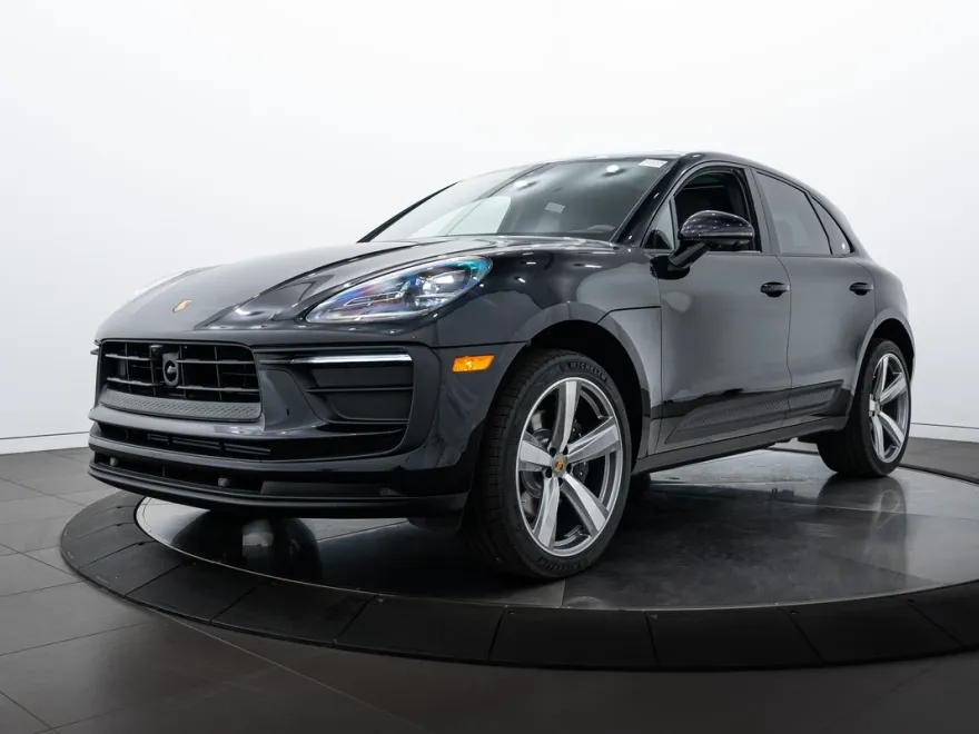 2025 Porsche Macan Base photo 1