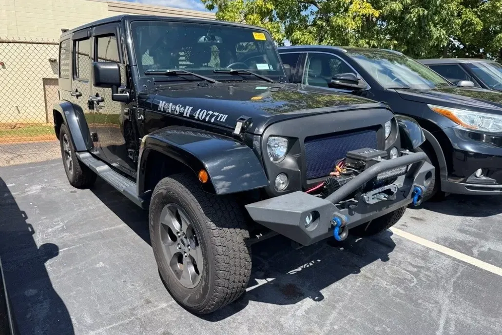 2017 Jeep Wrangler Unlimited Sahara photo 1