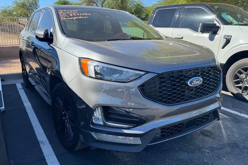 2022 Ford Edge ST-Line photo 1