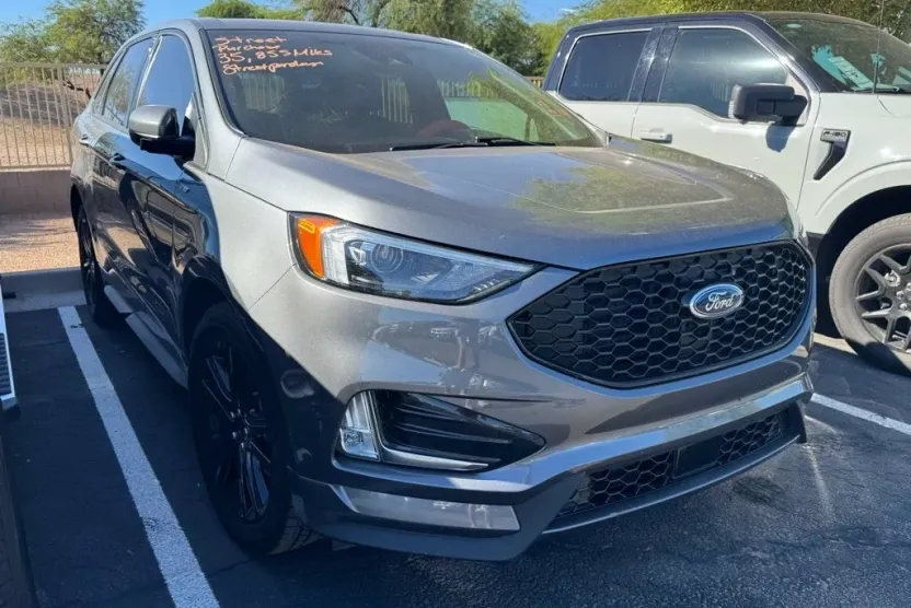 2022 Ford Edge ST-Line photo 1