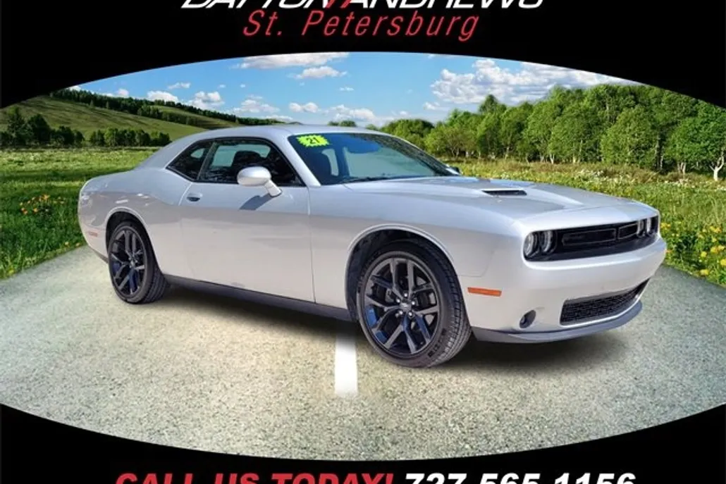 2021 Dodge Challenger SXT photo 1