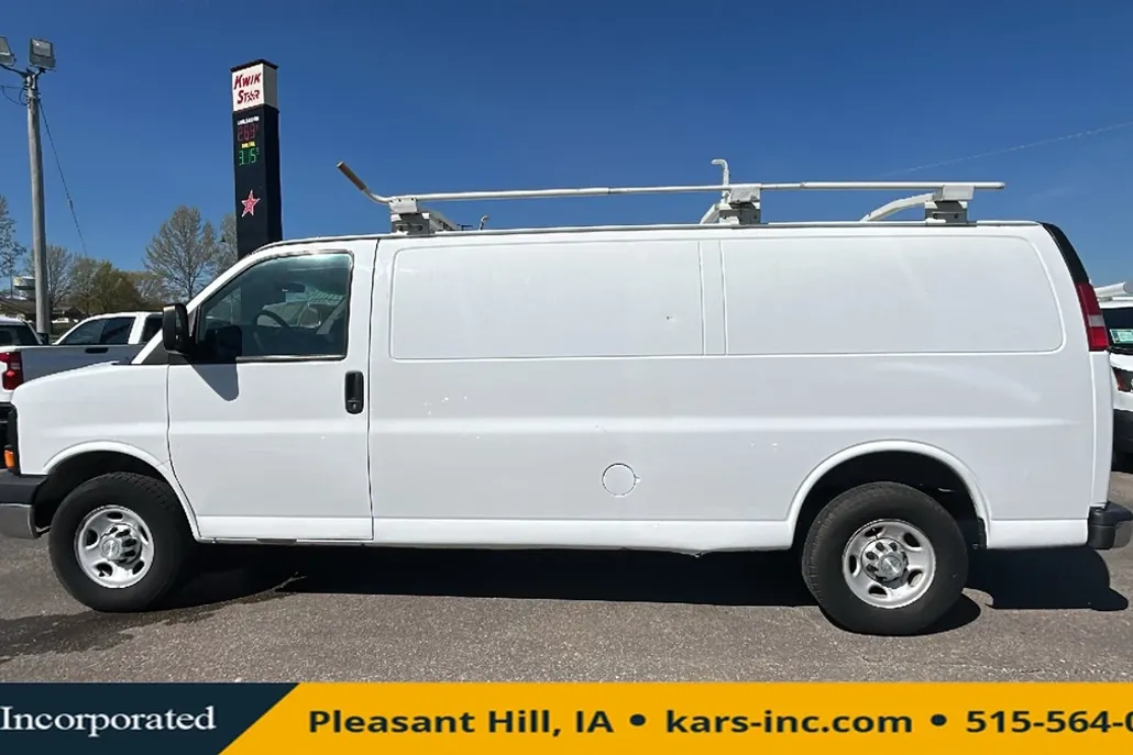2014 Chevrolet Express Cargo Van photo 1