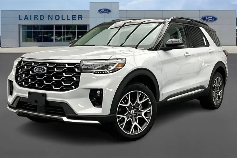 2025 Ford Explorer Platinum photo 1