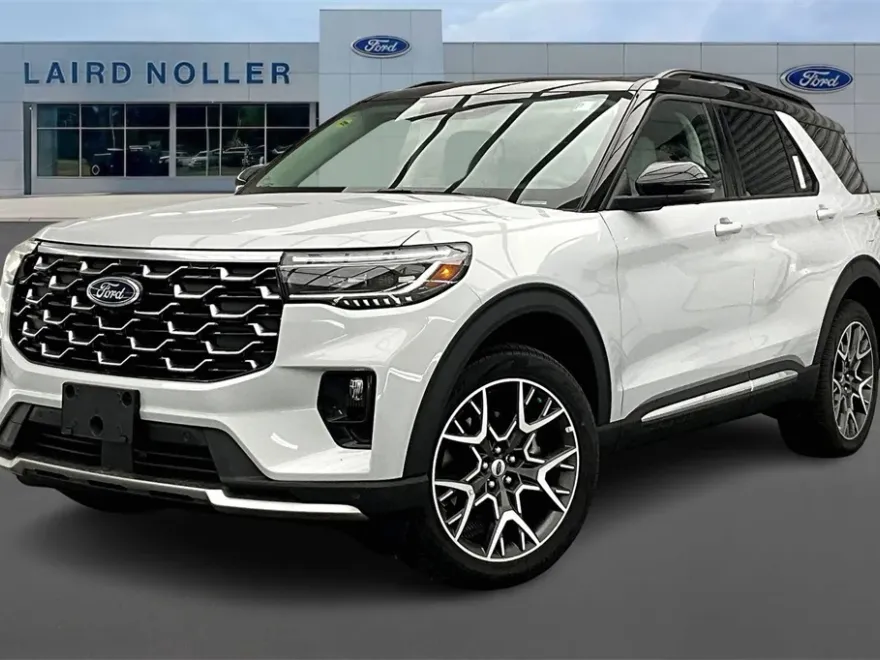 2025 Ford Explorer Platinum photo 1