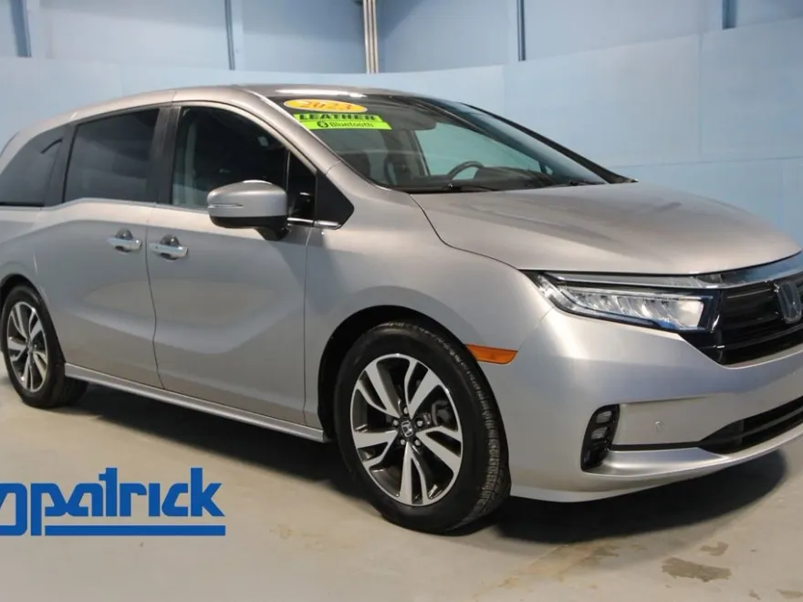 2023 Honda Odyssey Touring photo 1