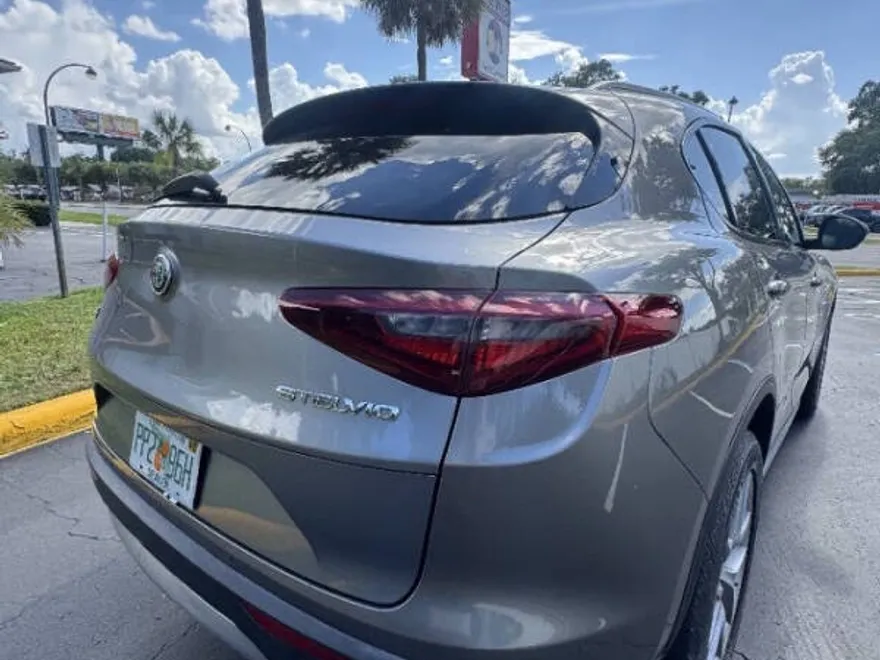 2018 Alfa Romeo Stelvio Ti photo 1
