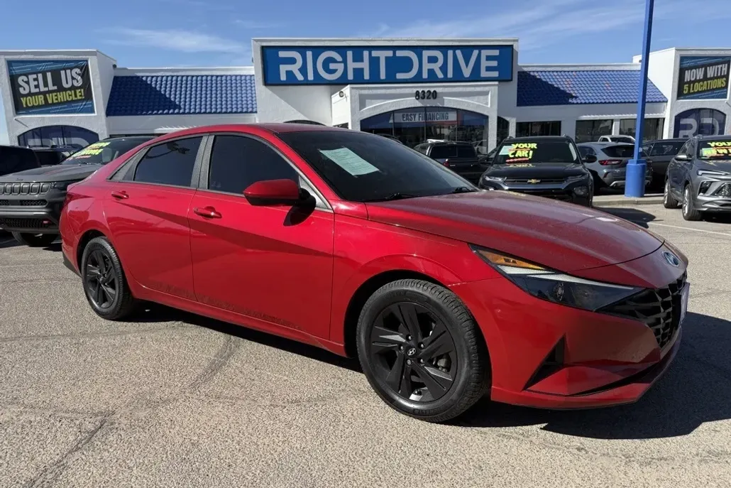 2021 Hyundai Elantra SEL Convenience photo 1