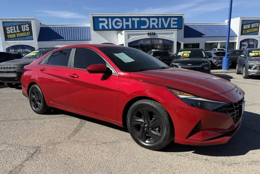2021 Hyundai Elantra SEL Convenience photo 1