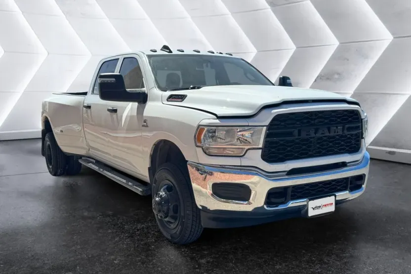 2024 Ram 3500 Tradesman photo 1