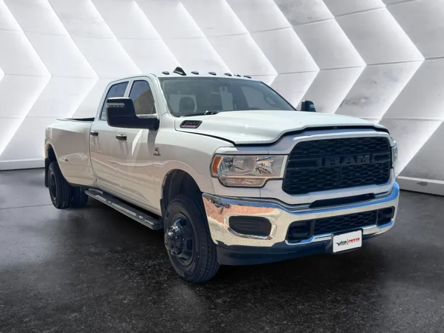 2024 Ram 3500 Tradesman photo 1