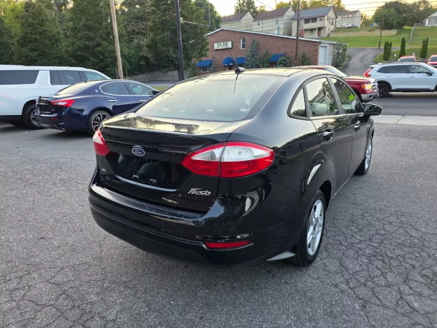 2019 Ford Fiesta SE photo 1