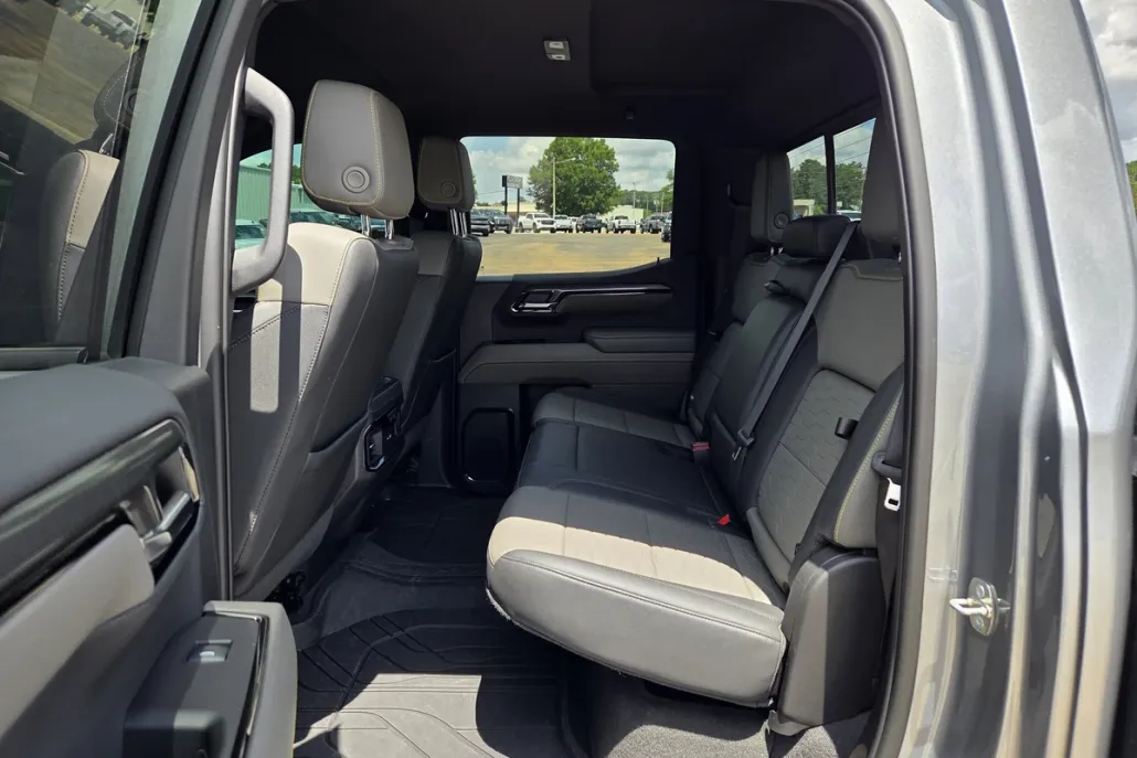 2023 Chevrolet Silverado 1500 ZR2 photo 1