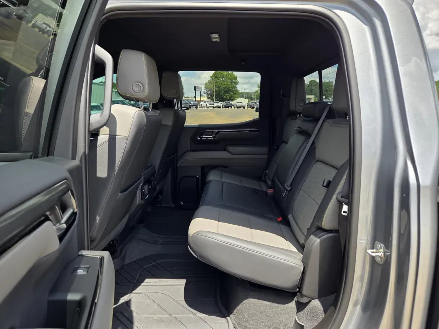 2023 Chevrolet Silverado 1500 ZR2 photo 1