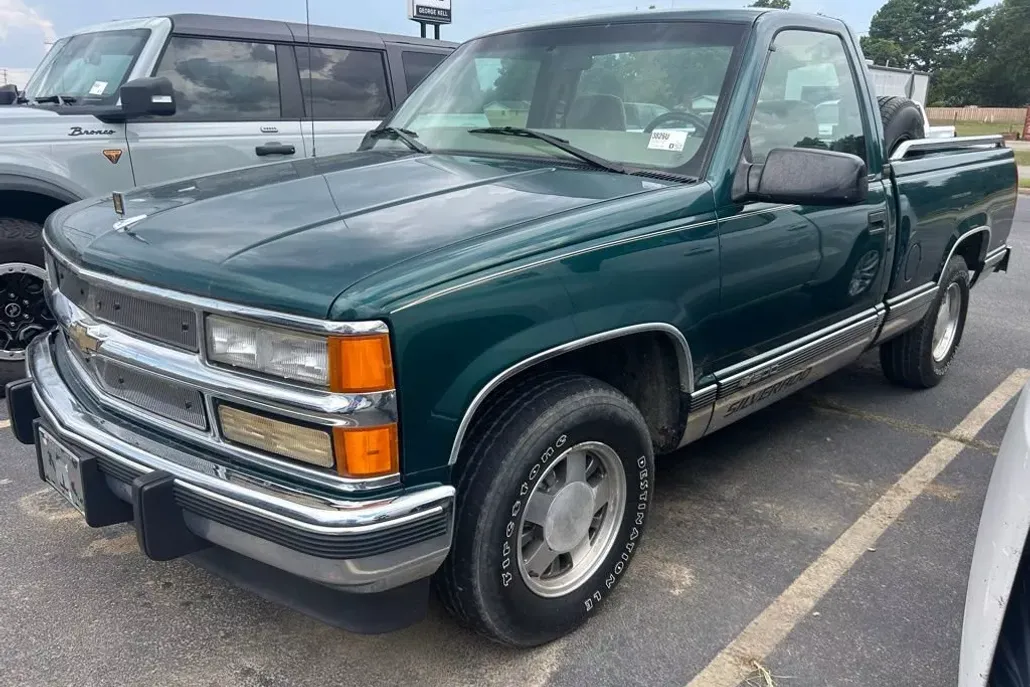 1997 Chevrolet Silverado 1500 Sportside photo 1