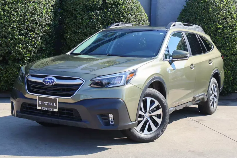 2020 Subaru Outback Premium photo 1