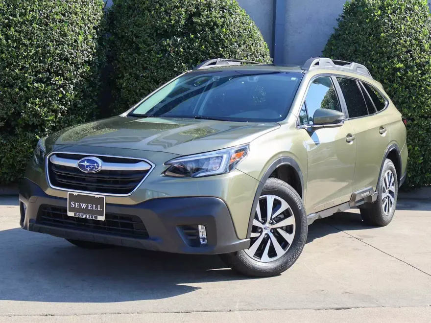 2020 Subaru Outback Premium photo 1
