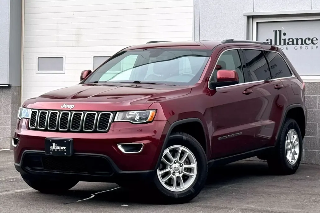 2019 Jeep Grand Cherokee Laredo E Sport photo 1
