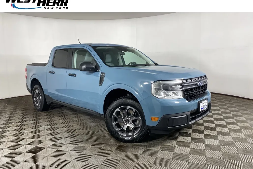 2022 Ford Maverick XLT photo 1