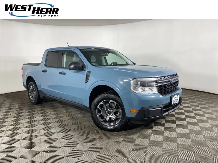2022 Ford Maverick XLT photo 1