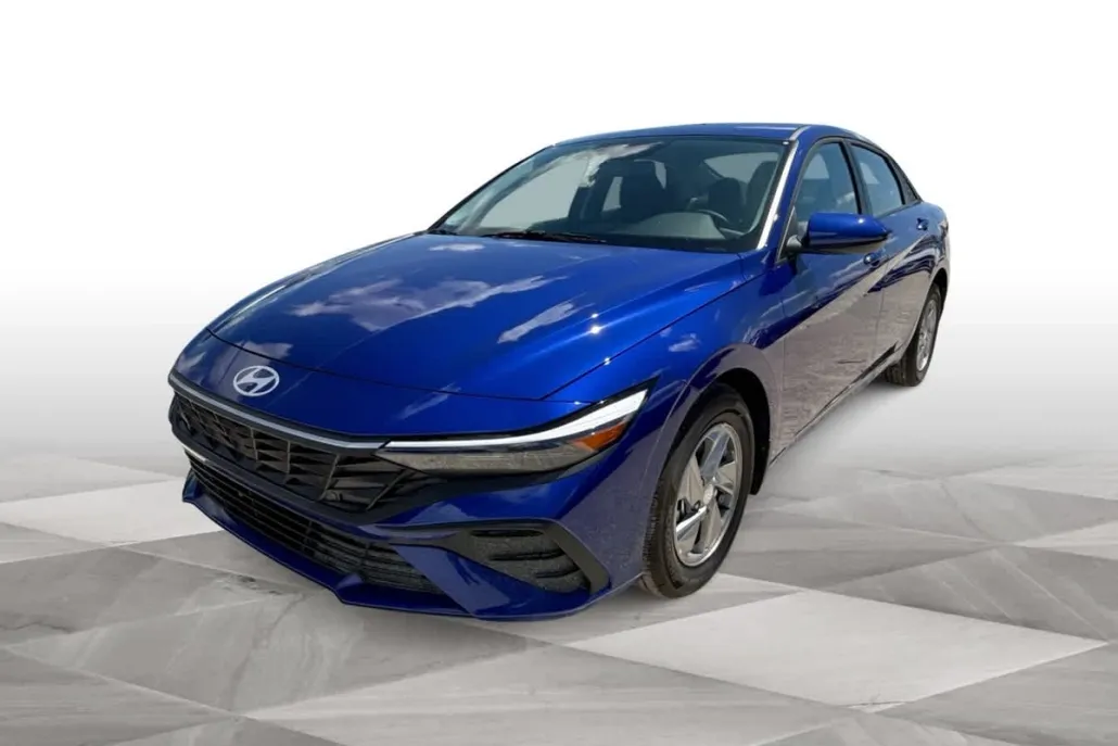 2025 Hyundai Elantra SE photo 1