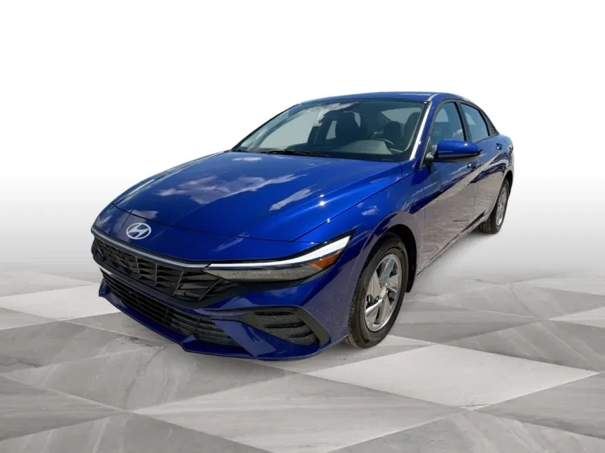 2025 Hyundai Elantra SE photo 1