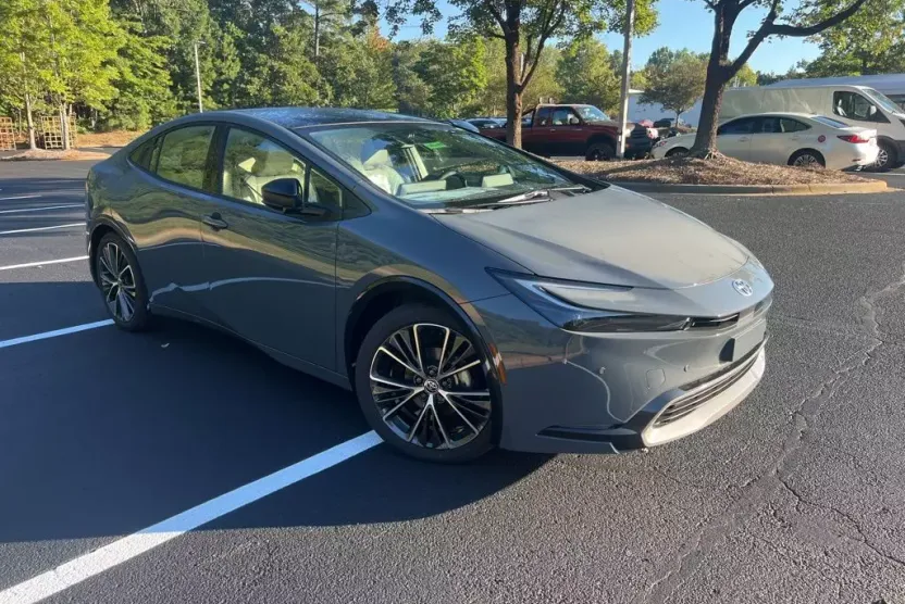 2026 Toyota Prius XLE photo 1