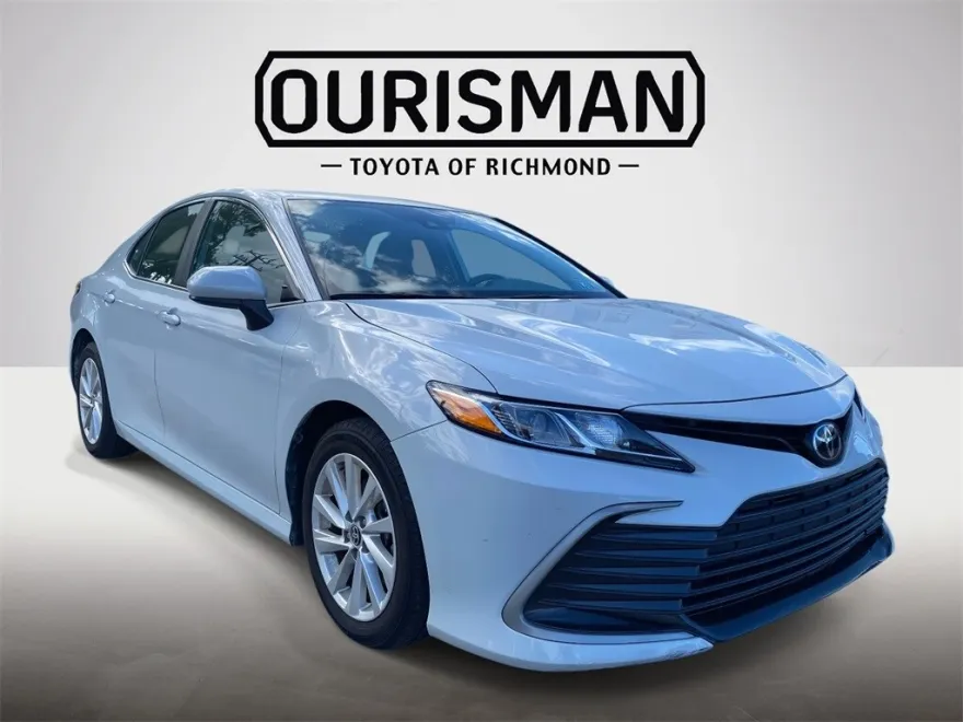 2024 Toyota Camry LE photo 1