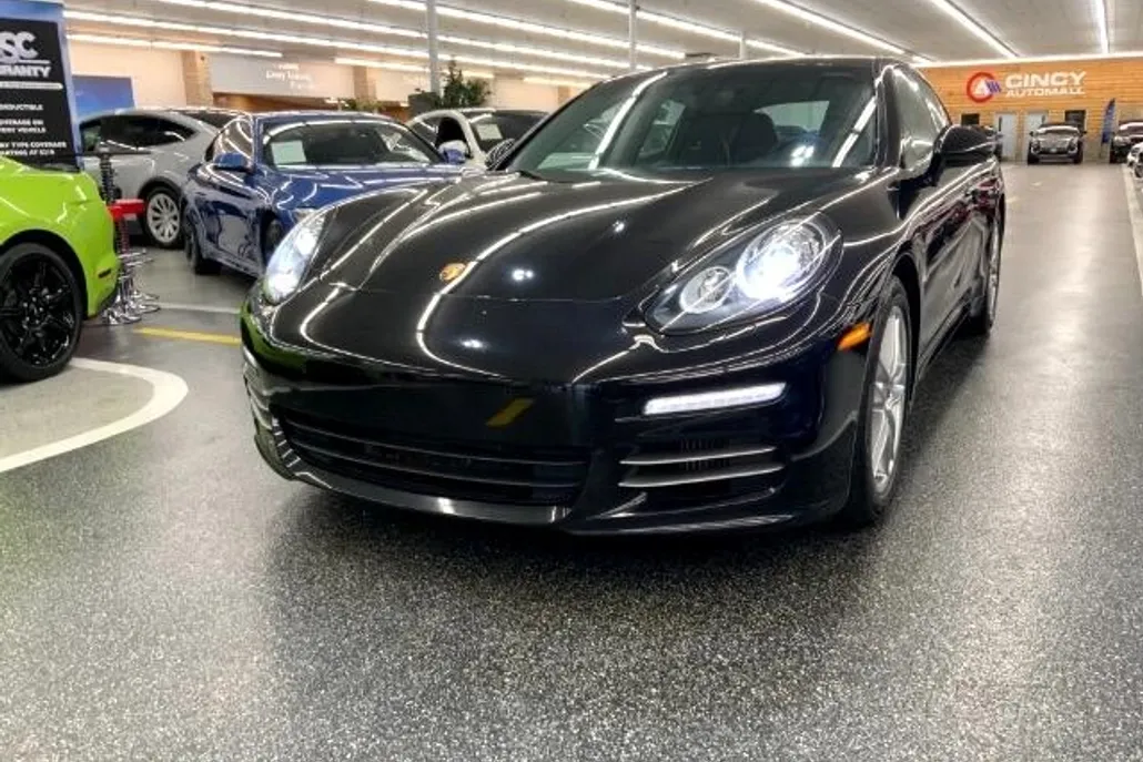 2014 Porsche Panamera S photo 1
