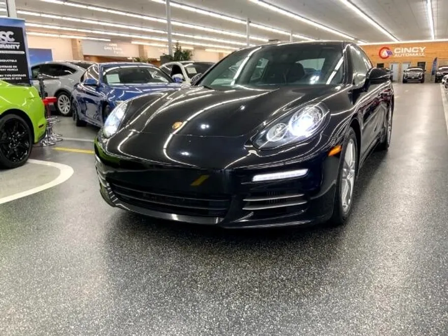 2014 Porsche Panamera S photo 1