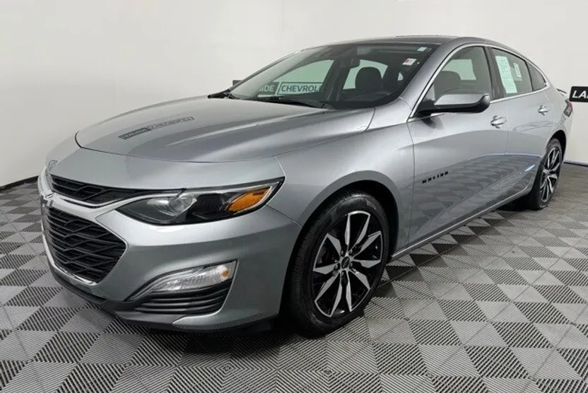 2024 Chevrolet Malibu RS photo 1