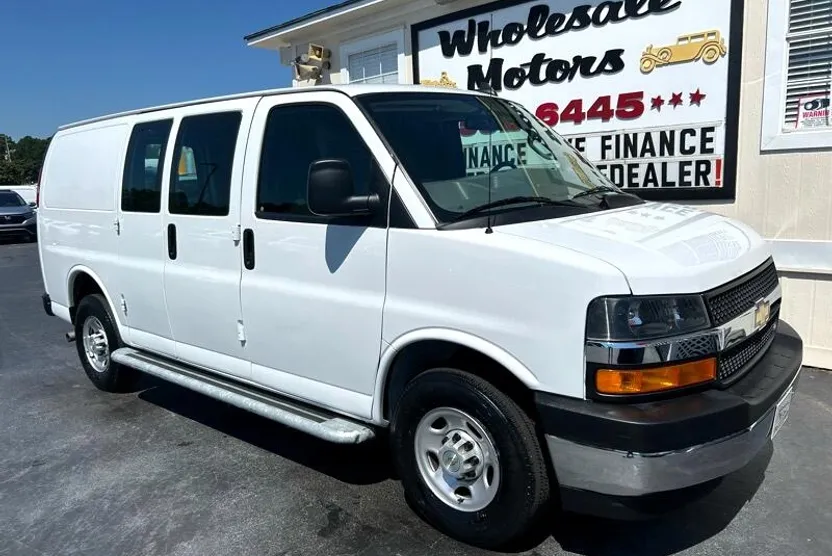 2023 Chevrolet Express 2500 Cargo photo 1