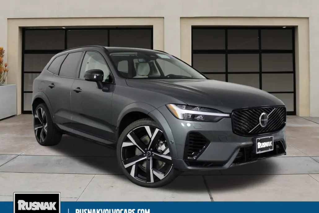 2026 Volvo XC60 Hybrid T8 photo 1