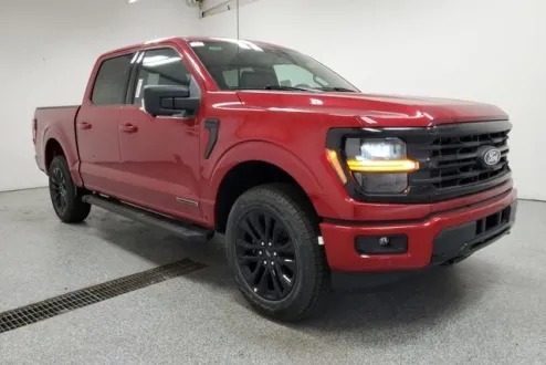 2025 Ford F-150 XLT photo 2