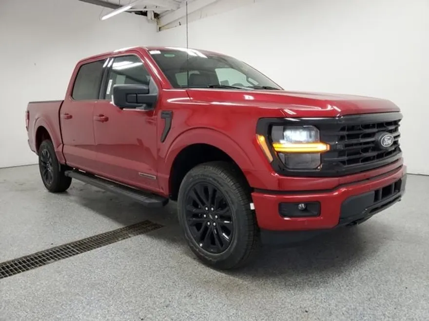 2025 Ford F-150 XLT photo 2