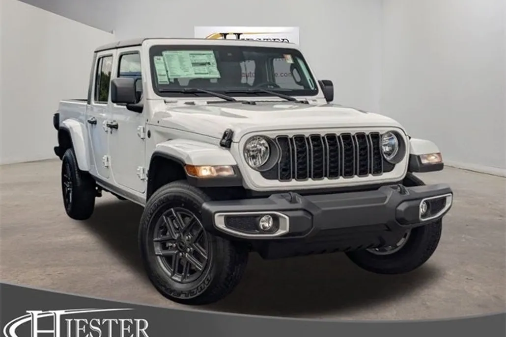 2025 Jeep Gladiator Sport photo 1