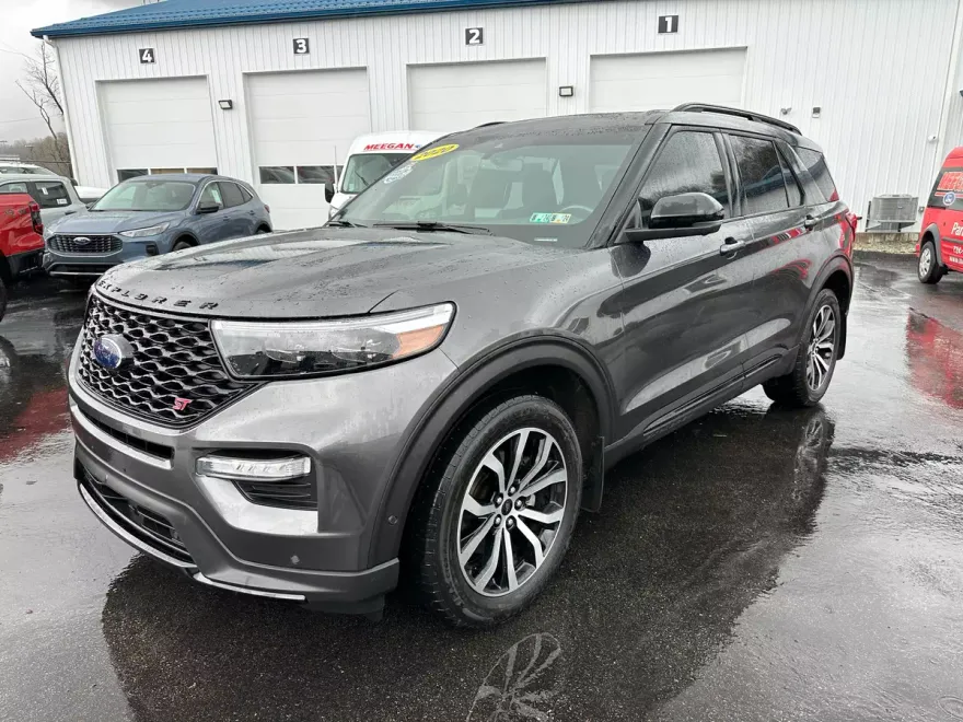 2020 Ford Explorer ST photo 1