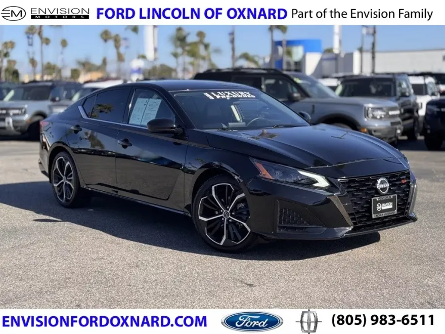 2023 Nissan Altima 2.5 SR photo 1