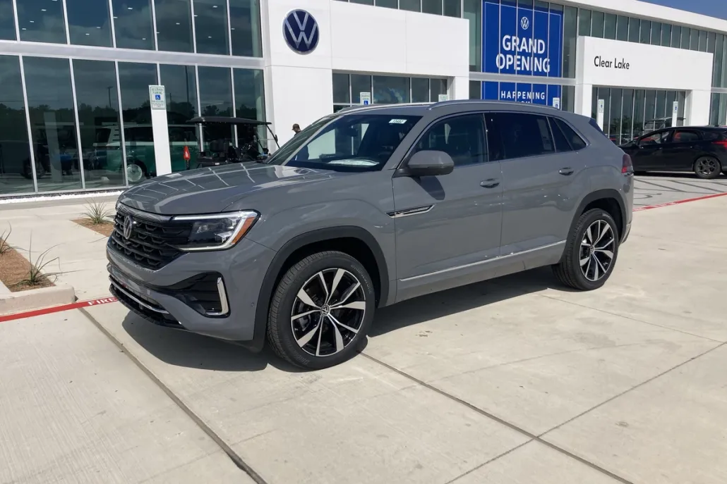 2025 Volkswagen Atlas Cross Sport SEL Premium R-Line photo 1