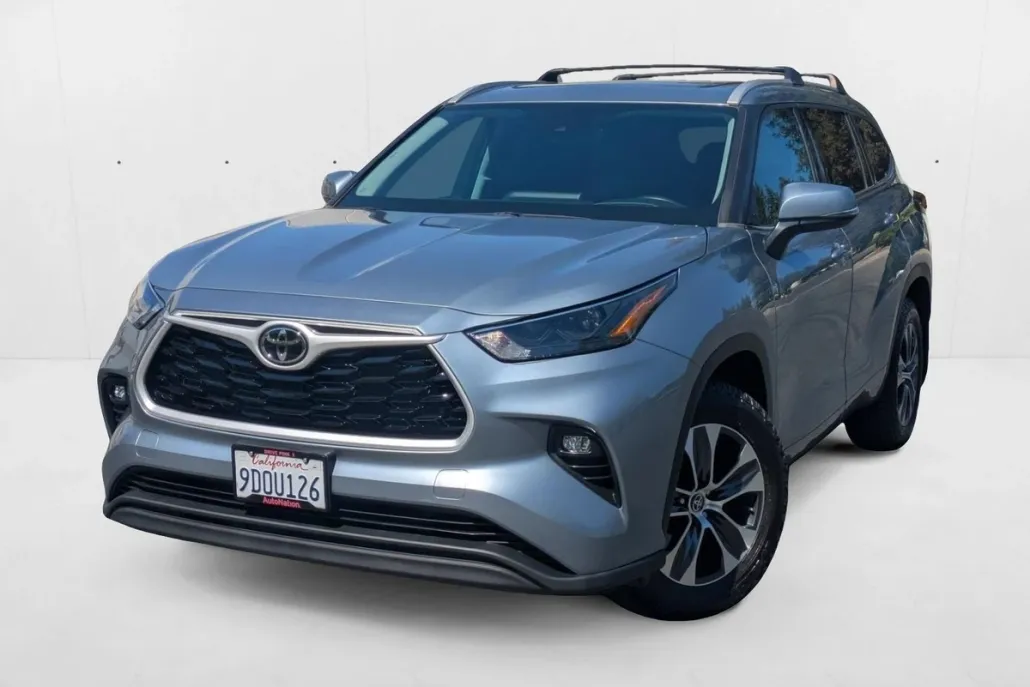 2022 Toyota Highlander XLE photo 1