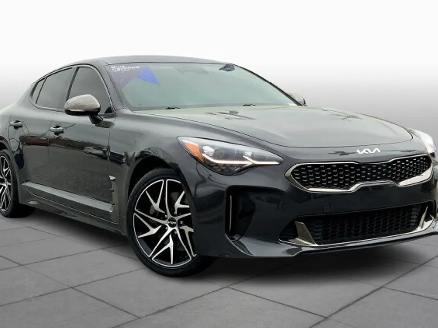 2022 Kia Stinger GT-Line photo 1
