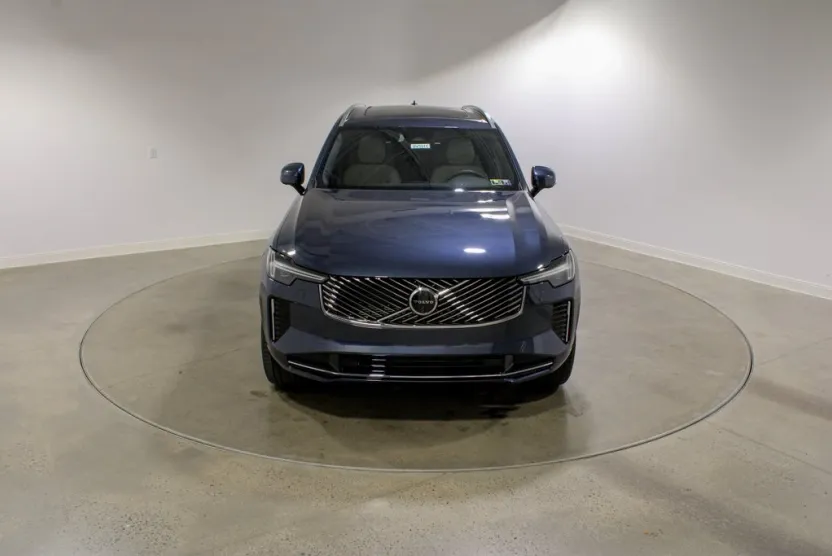 2026 Volvo XC90 B5 Plus photo 1