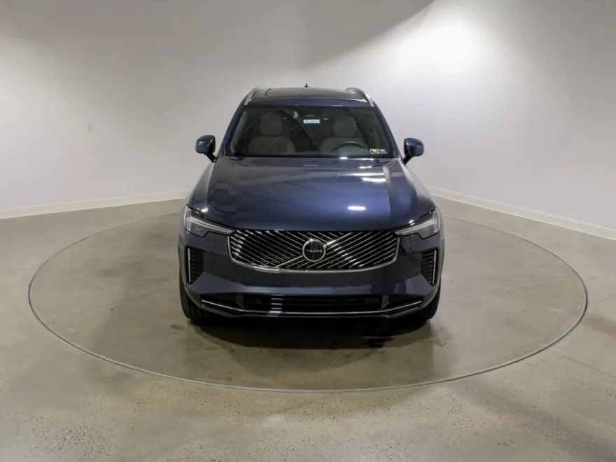 2026 Volvo XC90 B5 Plus photo 1