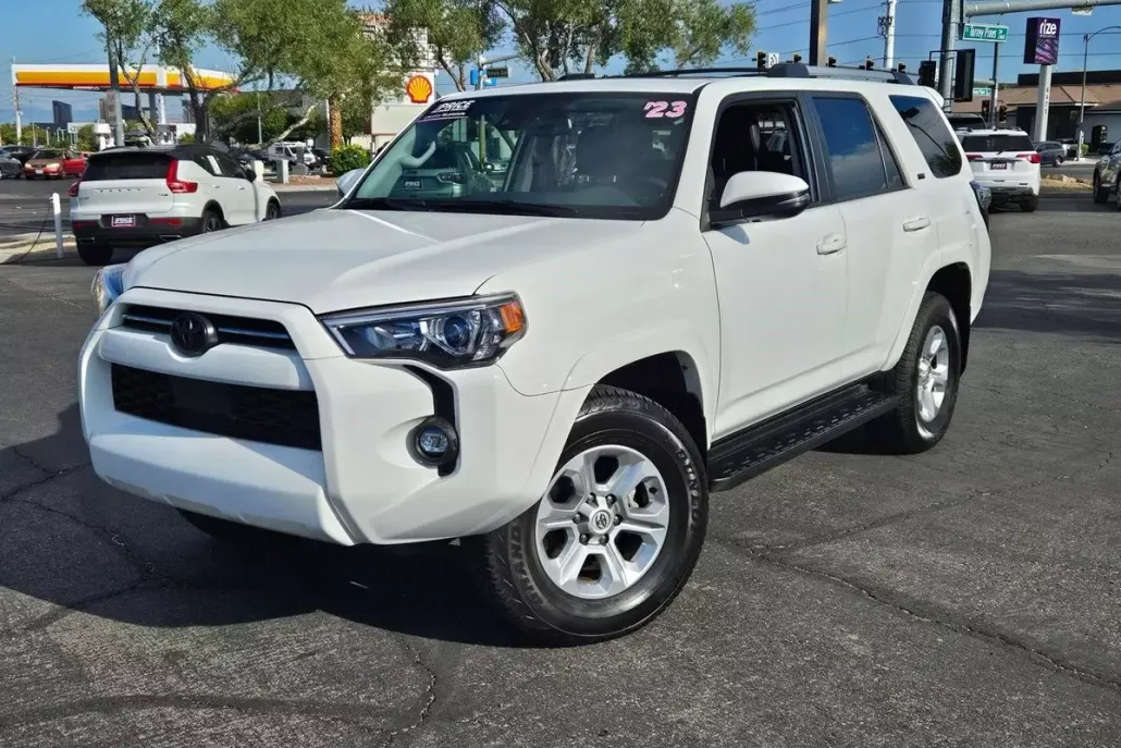 2023 Toyota 4Runner SR5 Premium photo 1